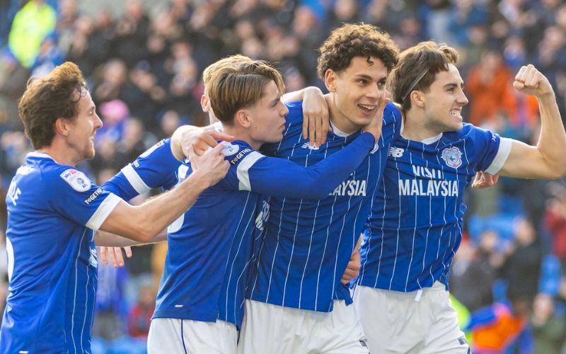 top đầu league one cạnh tranh gay gắt